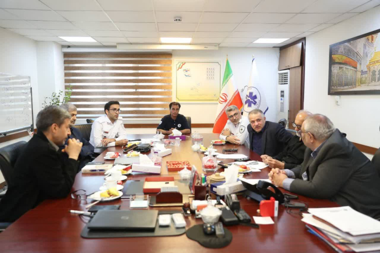 پیگیری توسعه ناوگان و زیرساخت‌های اورژانس اصفهان با مشارکت استانداری اصفهان و سازمان اورژانس کشور
